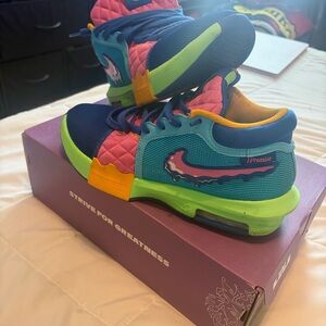 Nike LeBron 8 Witness I Promise School Multicolor Athletic Shoes-Blue/Pink/Green